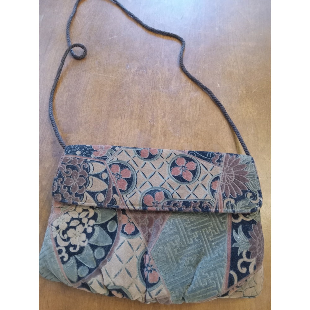 Vintage Style Woven Tapestry Floral Patchwork Shoulder Bag Rose Green Turn Lock